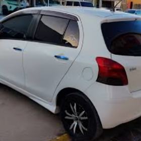 Affordable Toyota Yaris 2008 White in Douala – Automatic, Full Options, Great Price