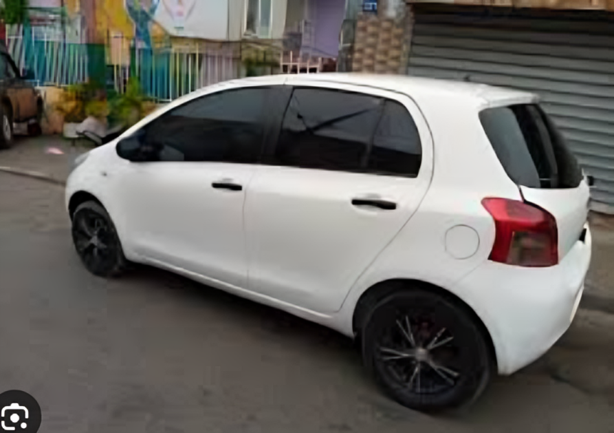Affordable Toyota Yaris 2008 White for Sale in Cameroon – Reliable, Automatic, Full Options